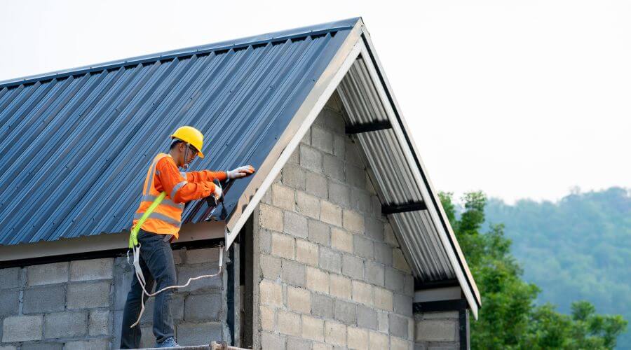 Professional gutter cleaning in Rewey, WI